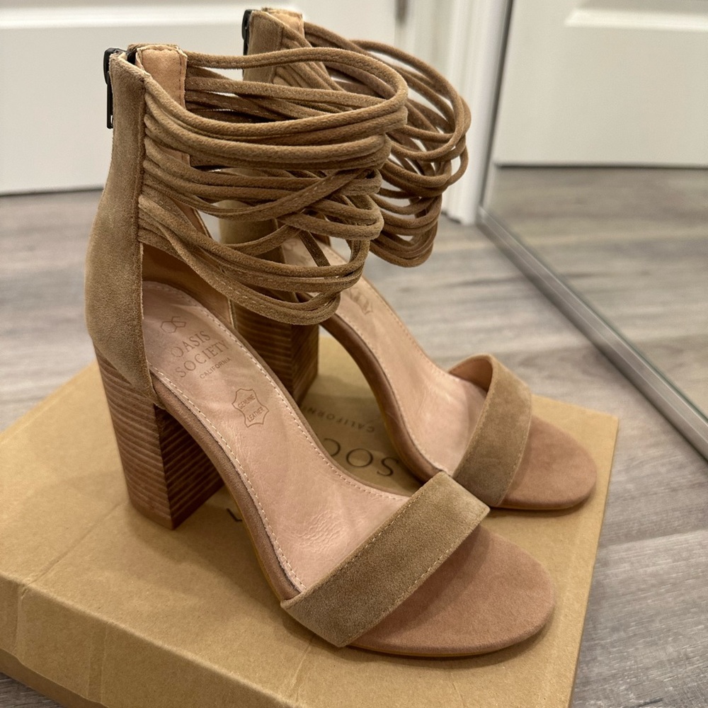 Brown ankle strap heels 6.5